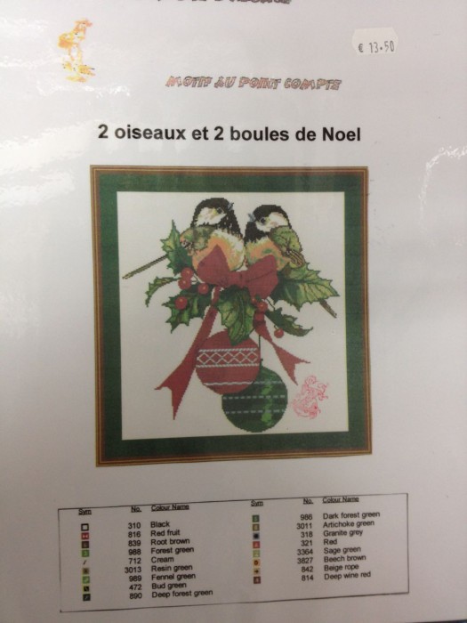 2 oiseaux et 2 boules de Noël