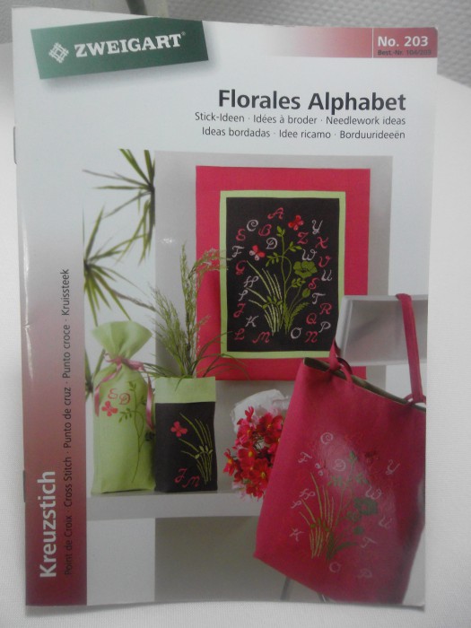 203 Alphabet florale