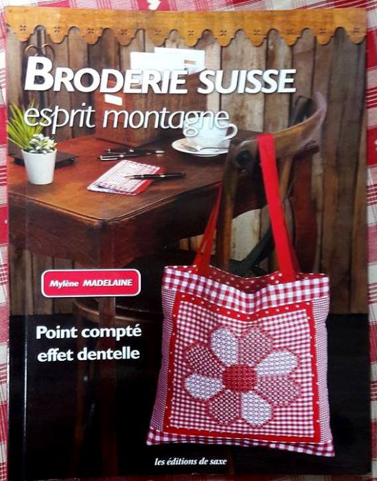 Broderie Suisse esprit montagne de Mylène MADELAINE Broderie Suisse esprit montagne de Mylène MADELAINE