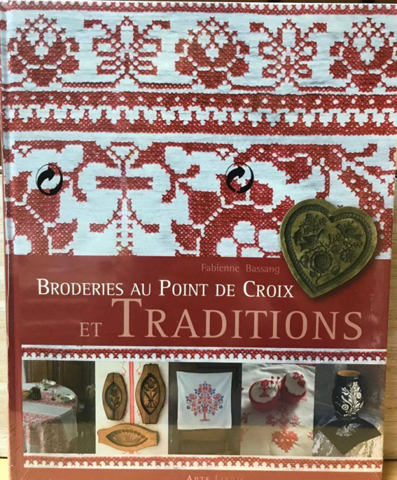 Broderies au point de croix et Traditions