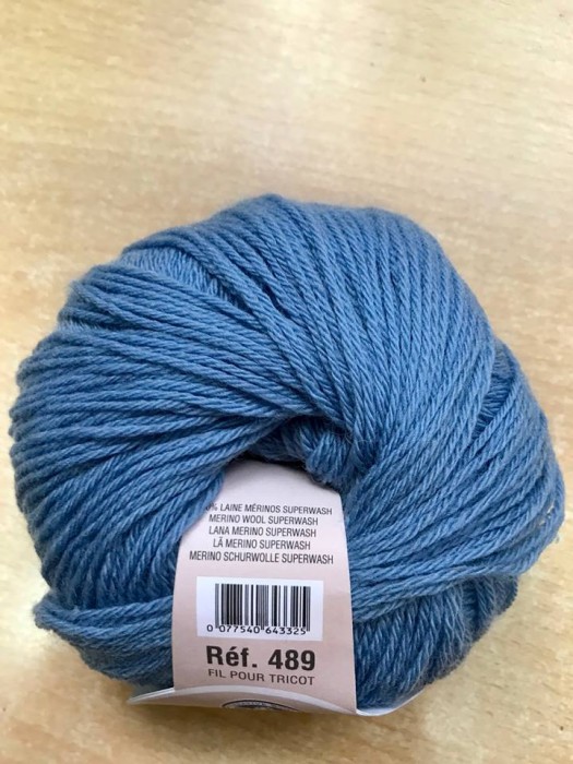 Laine 100% Baby 489-7 col: 072 bleu jean's Laine 100% Baby 489-7 col: 072 bleu jean's