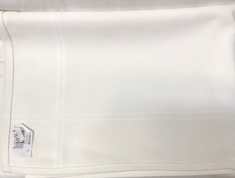 Nappe blanche hardanger 90x90 8fils à carreaux Nappe blanche hardanger 90x90 8fils à carreaux