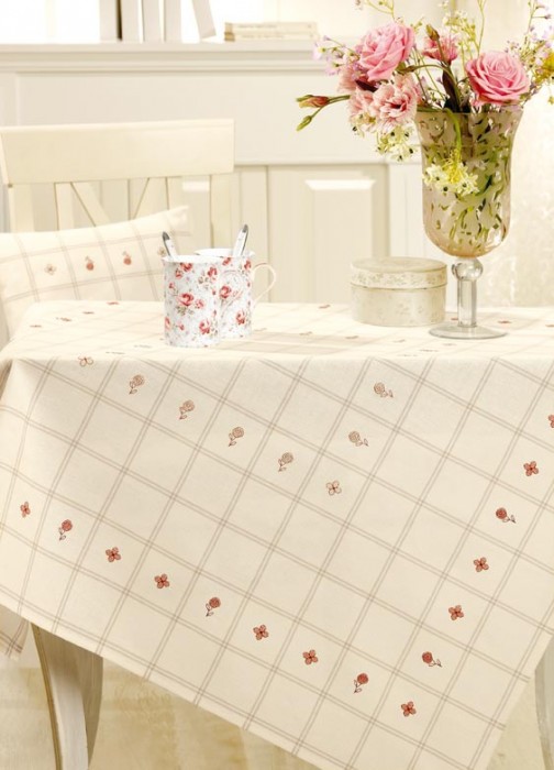 Nappe carré à carreaux du livre n°112 Nappe carré à carreaux du livre n°112