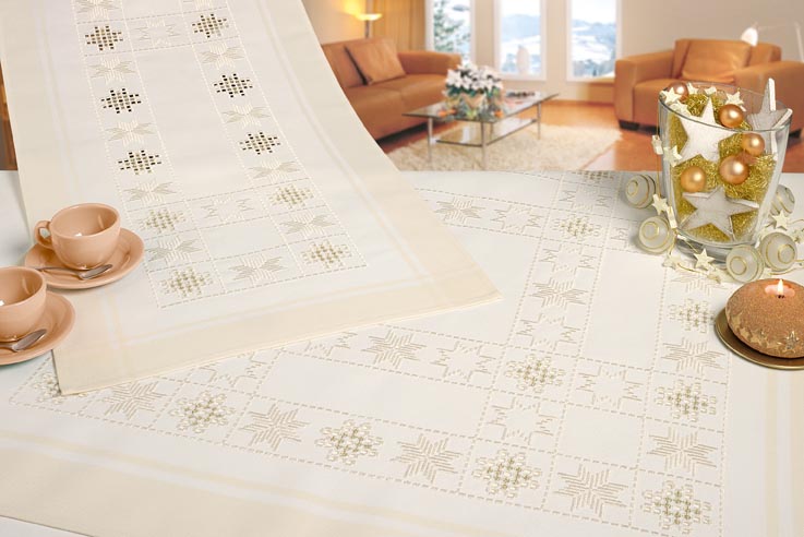 Nappe carré de table crème hardanger des fiches 42/ 43 Nappe carré de table crème hardanger des fiches 42/ 43