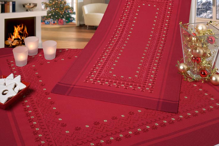 Nappe carré rouge bordeaux hardanger des fiches 42/ 43 Nappe carré rouge bordeaux hardanger des fiches 42/ 43