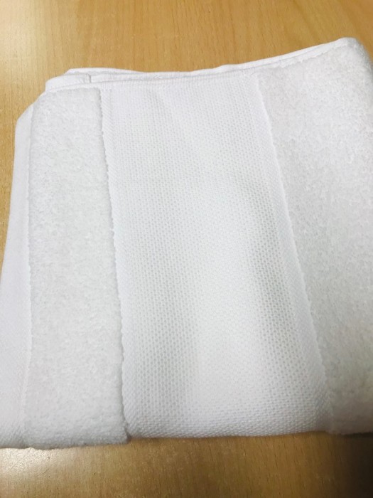 Serviette de toilette blanche 50 x 100